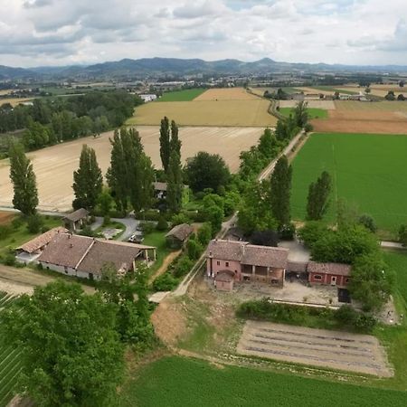 Agriturismo Le Corti Della Gualdana Вогера Екстериор снимка