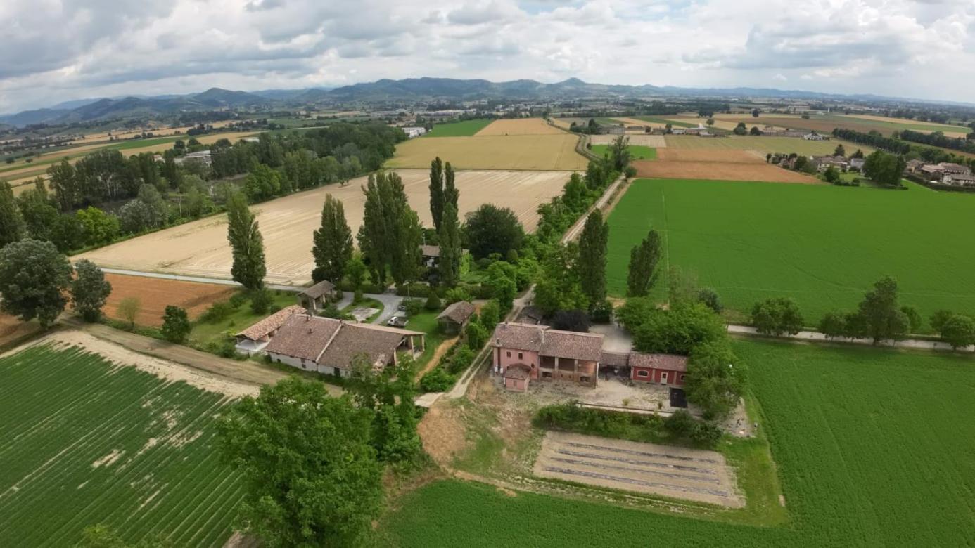 Agriturismo Le Corti Della Gualdana Вогера Екстериор снимка