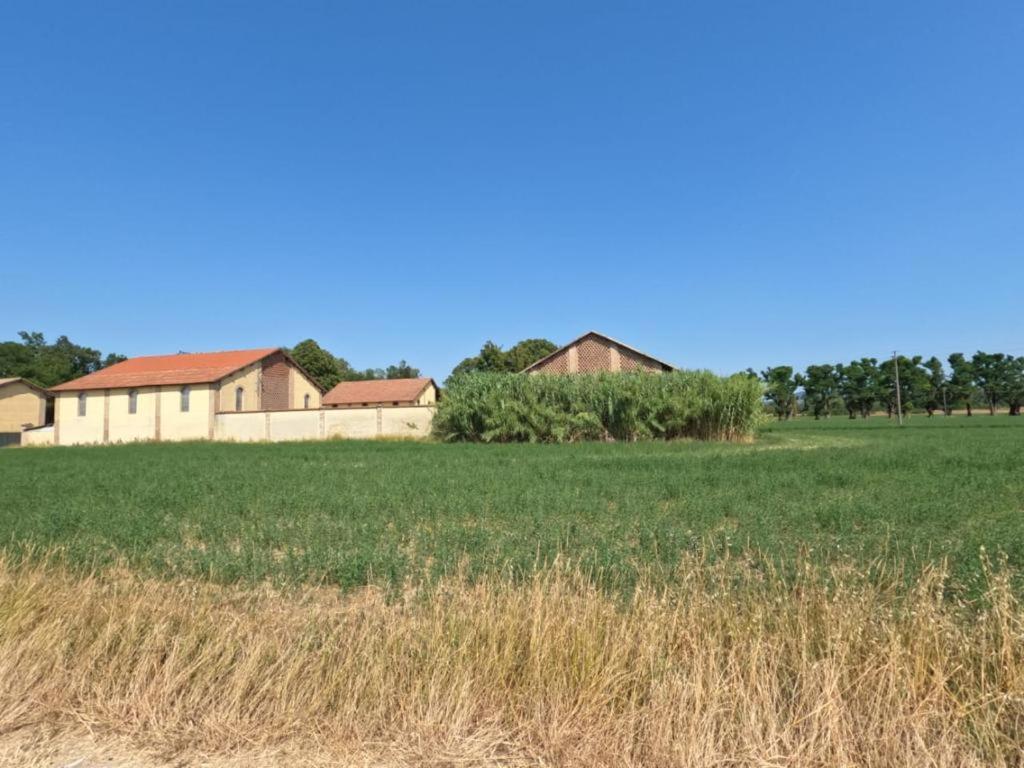 Agriturismo Le Corti Della Gualdana Вогера Екстериор снимка